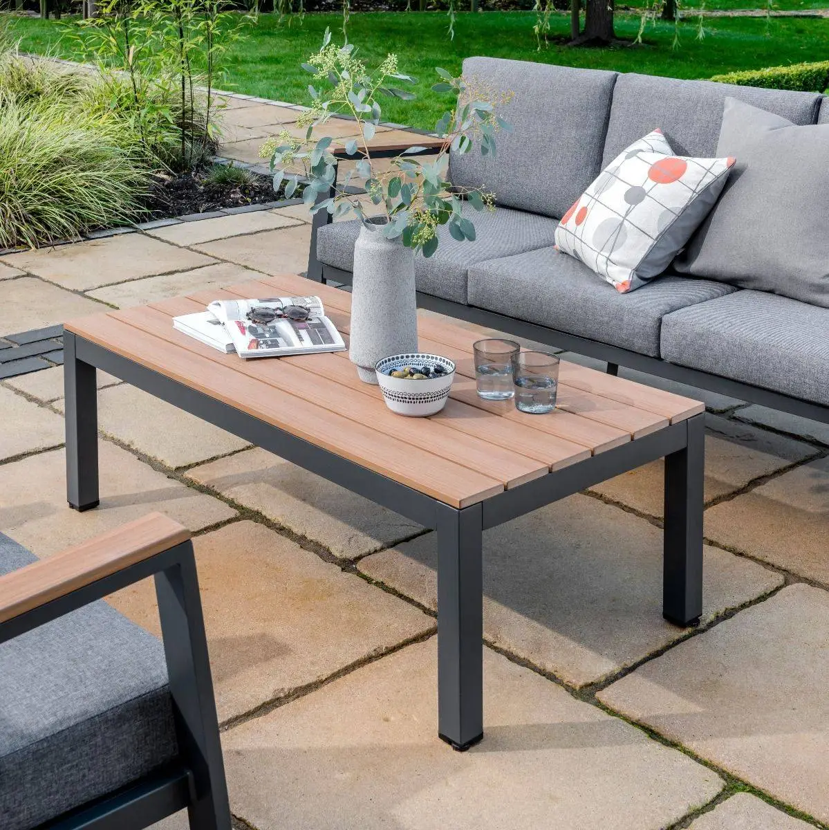 5 Seater Easton Garden Lounge Set In Dark Grey 4 5 Seater Easton Garden Lounge Set In Dark Grey - Image 2