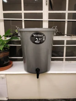 The Midi Wormery -CHARA Garden Shop envi pic 1 1 jpg